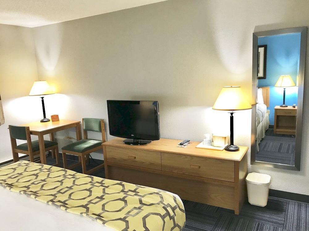 Baymont By Wyndham Marinette Hotel Kültér fotó
